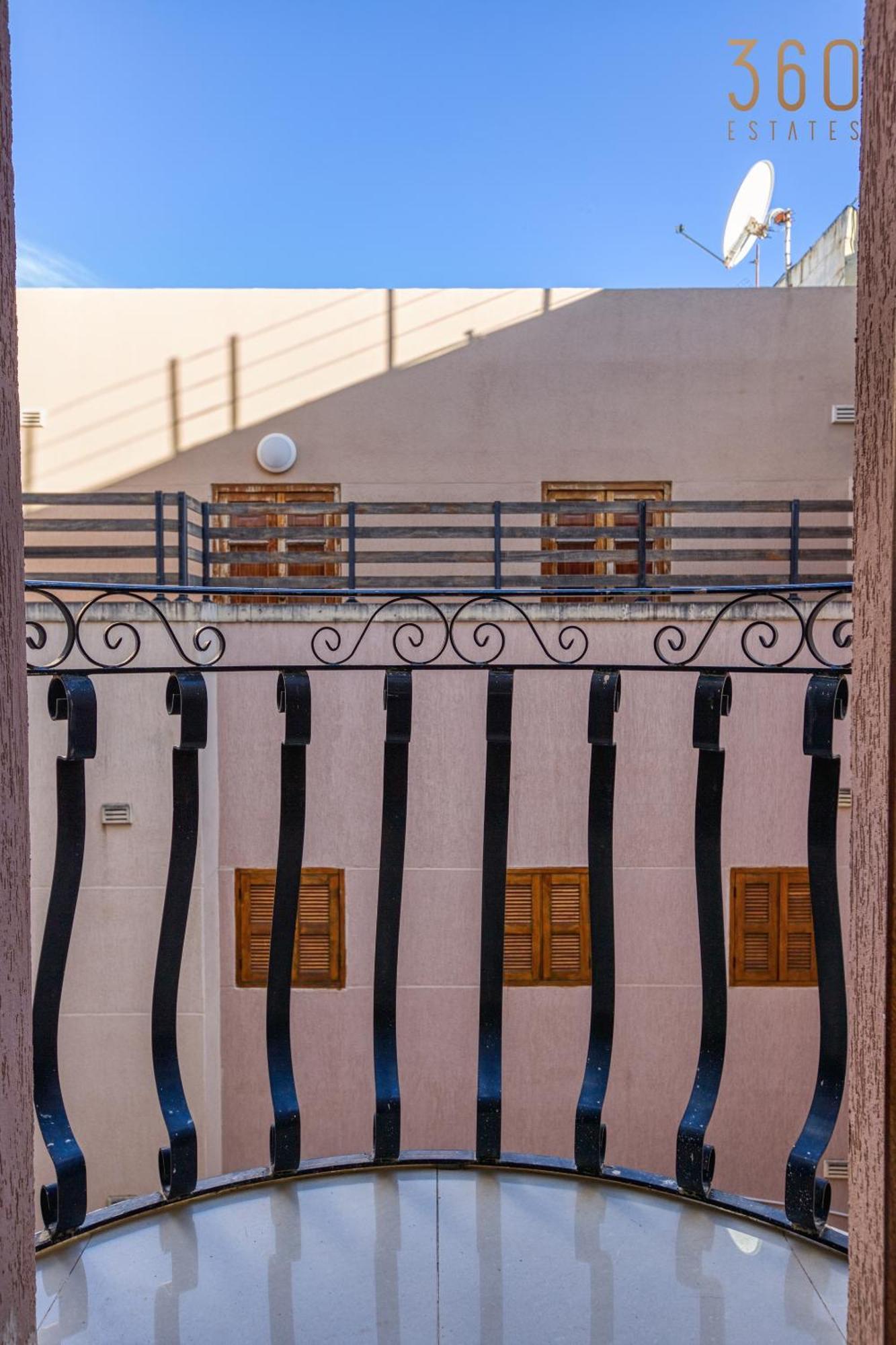Apartment Stylish 2br With Balconies In St Julians By 360 Estates